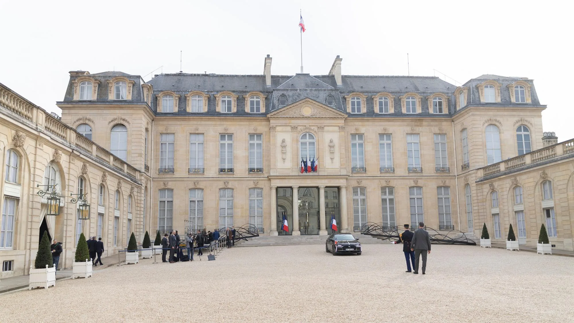 L’ÉLYSÉE PERQUISITIONNÉE DANS LE CADRE D’UNE ENQUÊTE SUR L’ATTRIBUTION DES CÉRÉMONIES D’ENTRÉE AU PANTHÉON