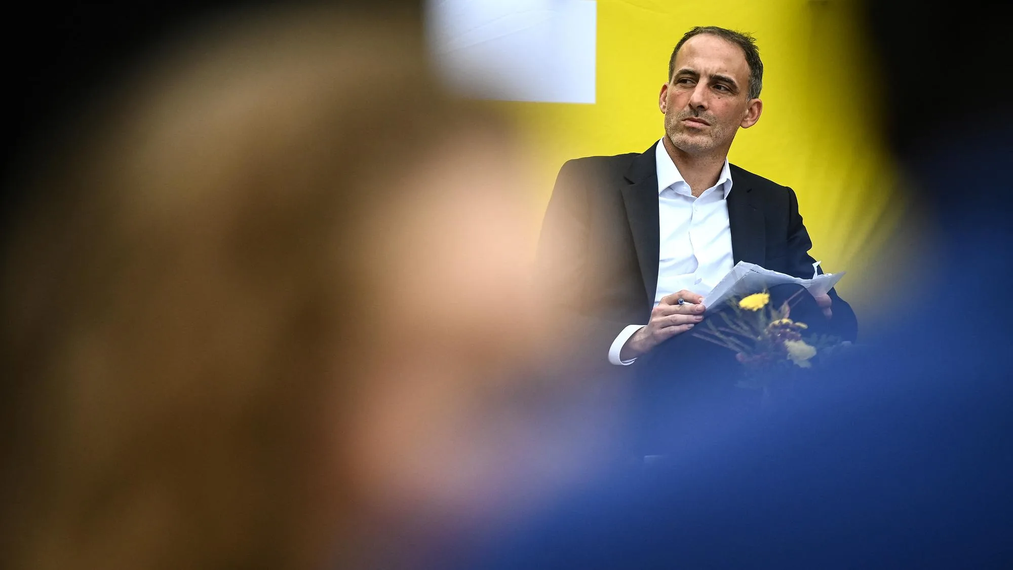 RAPHAËL GLUCKSMANN FACE À UN ÉPINEUX DILEMME APRÈS LE CADEAU DU PARTI SOCIALISTE POUR 2027
