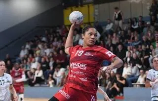 HANDBALL. D2F : DANS UN MATCH ACCROCHÉ, LA ROCHE VHB OBTIENT LE NUL FACE À PESSAC