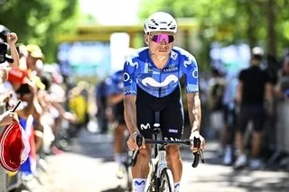 TOUR DE FRANCE. VICTIME D’UN CHOC VIOLENT AVEC LA VOITURE UAE DANS L’ALPE D’HUEZ, LE COLOMBIEN EINER RUBIO ABANDONNE