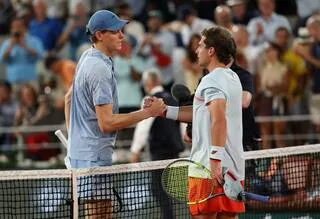 ROLAND-GARROS. « C’ÉTAIT FOU, ÇA DONNE JUSTE ENVIE DE REVENIR », CLÉMENT TABUR APRÈS SA DÉFAITE CONTRE JANNIK SINNER