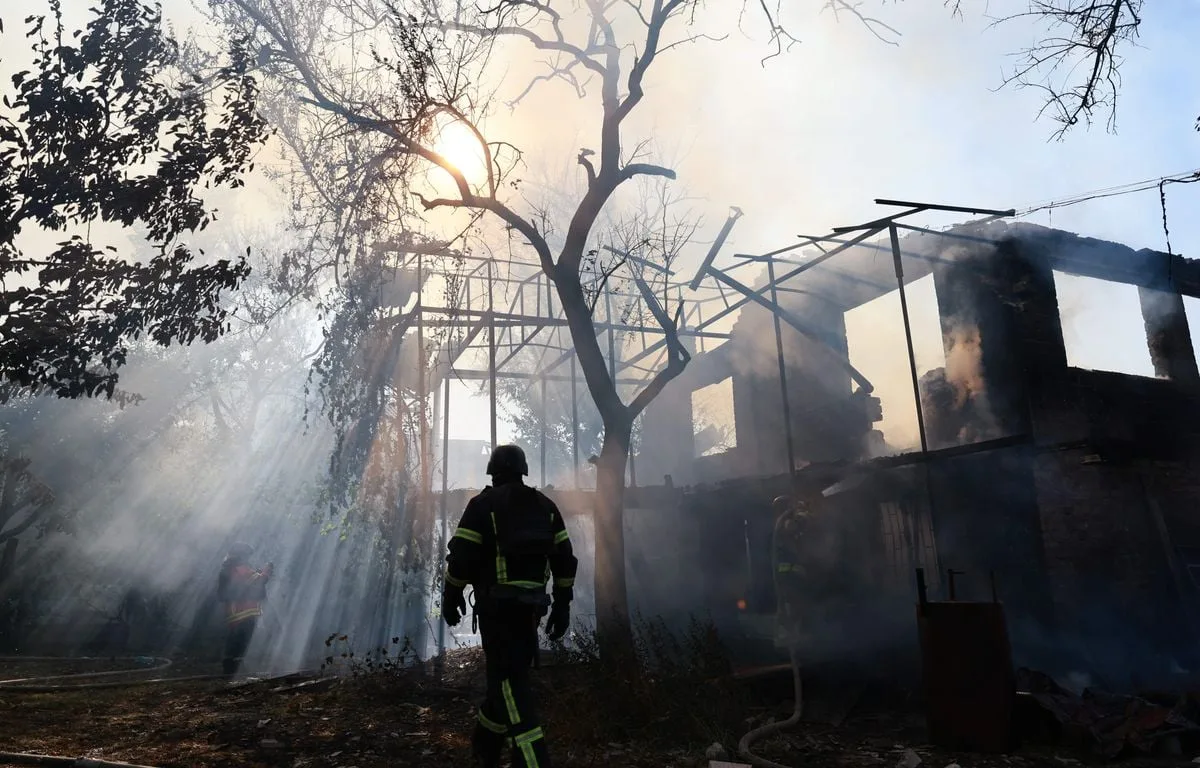 EN DIRECT GUERRE EN UKRAINE : DEUX MORTS DANS DES FRAPPES RUSSES SUR ODESSA, DES MANIFS POUR SOUTENIR LE MINISTRE LIMOGÉ…