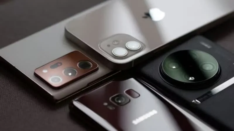 VENTES DE SMARTPHONES : 2026 POURRAIT ÊTRE UNE TRÈS MAUVAISE ANNÉE, SURTOUT POUR LES MODÈLES LES MOINS CHERS, À CAUSE DE LA GUERRE EN IRAN ET DE L’IA
