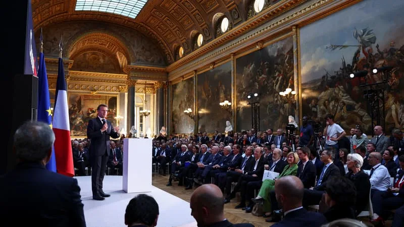 UNE ÉDITION DE TOUS LES RECORDS ? TOP DÉPART DU DERNIER SOMMET CHOOSE FRANCE D’EMMANUEL MACRON (DES DIZAINES DE MILLIARDS D’EUROS D’INVESTISSEMENTS SONT ATTENDUS DANS L’IA ET LES DATA CENTERS)