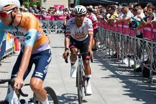 GIRO 2026. NARVAEZ ABANDONNE SUR LA 19E ÉTAPE, MAGNIER QUASIMENT ASSURÉ DE REMPORTER LE MAILLOT CYCLAMEN