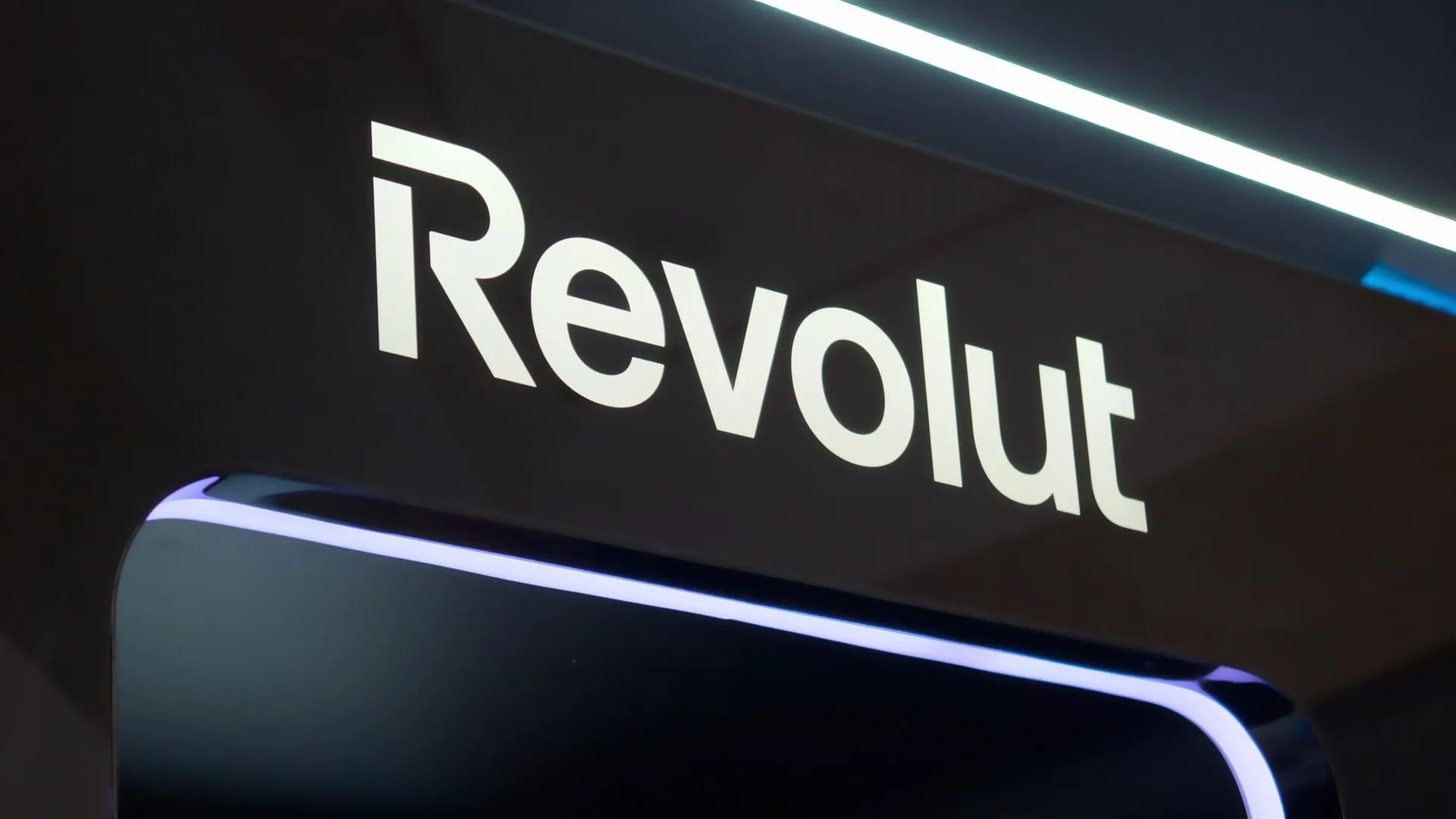 QUE S’EST-IL PASSÉ CHEZ REVOLUT POUR QU’UNE PANNE PARALYSE LES PAIEMENTS PENDANT DES HEURES ?