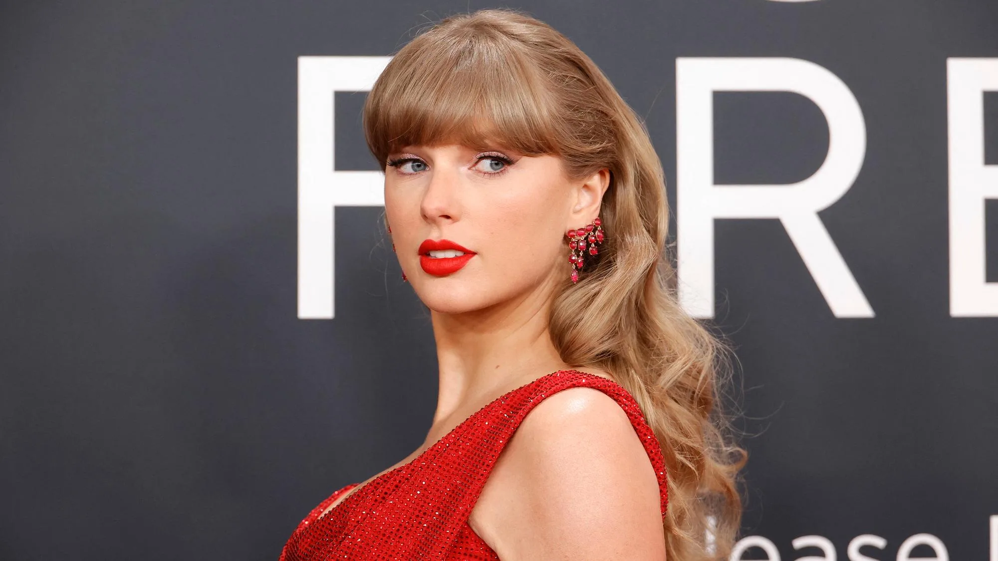 TAYLOR SWIFT CONFIRME SA PARTICIPATION À TOY STORY 5 APRÈS UNE ENQUÊTE GÉANTE DE SES FANS SUR INTERNET