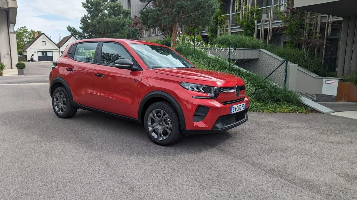 FRANCE 2 SE PLANTE SUR LA VOITURE ÉLECTRIQUE, UN MOTEUR CHINOIS DANS LA R5 ET LE FSD ARRIVE SUR LES TESLA HW3: LE RÉCAP’ VROOM DE LA SEMAINE