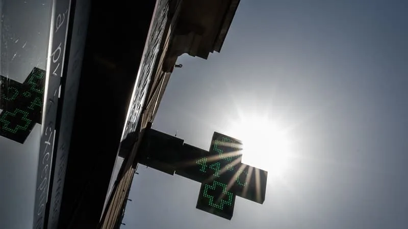 CANICULE: CES ENDROITS OÙ LES TEMPÉRATURES SERONT LES PLUS FORTES CE VENDREDI, ALORS QUE 21 DÉPARTEMENTS SONT EN VIGILANCE ORANGE