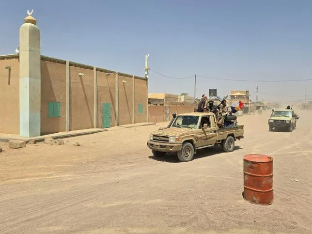 AU MALI, QUI SONT LES GROUPES ARMÉS QUI VISENT LA JUNTE ?