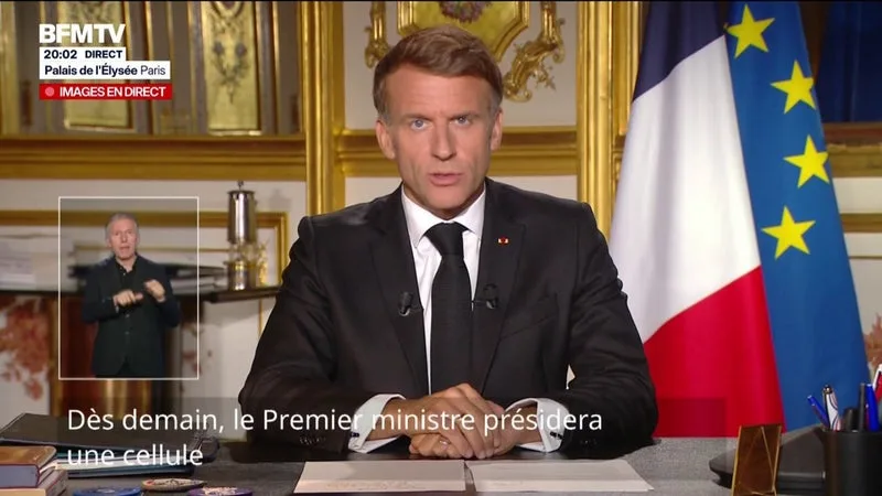 VIOLENCES DU 17-OCTOBRE: « CEUX QUI ONT DÉTRUIT DOIVENT PAYER », ASSURE EMMANUEL MACRON