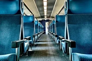 ILS PARLENT DE DROGUE « À HAUTE VOIX » À CÔTÉ D’UN GENDARME EN CIVIL DANS UN TRAIN EN GIRONDE : LEUR DEALER INTERPELLÉ