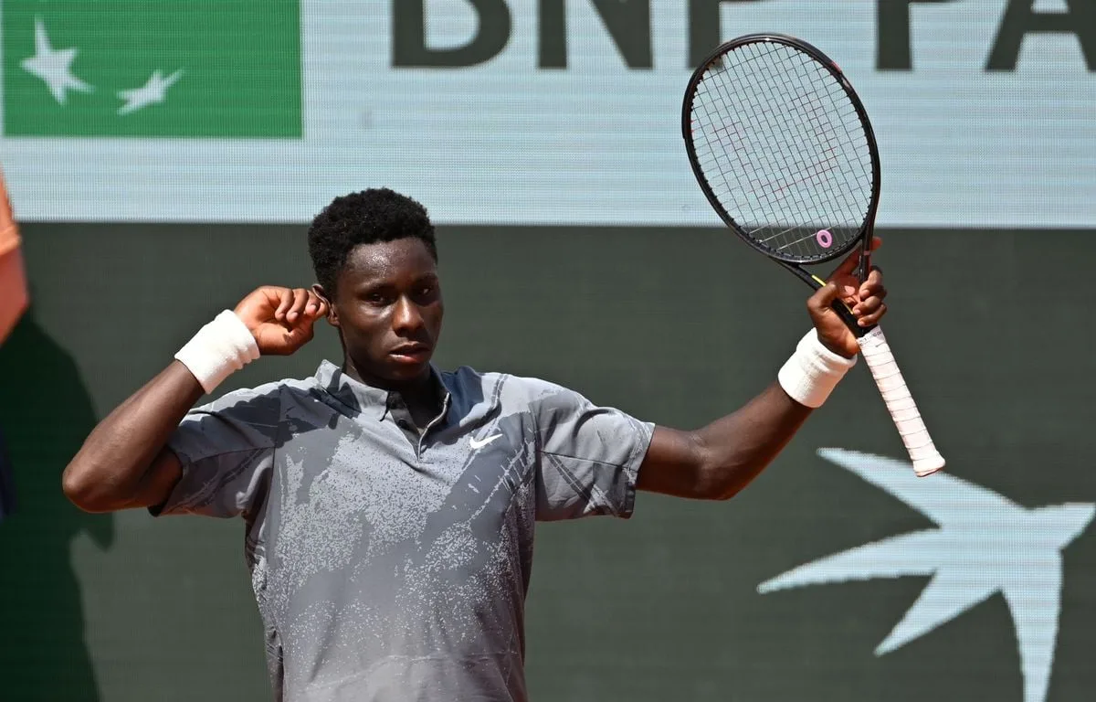 ROLAND-GARROS 2026 : DU « BOOST MÉDIATIQUE AGRÉABLE » À L’ENTHOUSIASME D’UN PAYS, KOUAME FACE AU POIDS DES ATTENTES