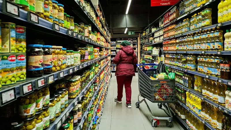« UN DIALOGUE AU CAS PAR CAS »: LE GOUVERNEMENT FREINE LA RÉOUVERTURE DES NÉGOCIATIONS COMMERCIALES ET TENTE DE CONCILIER INDUSTRIELS ET DISTRIBUTEURS