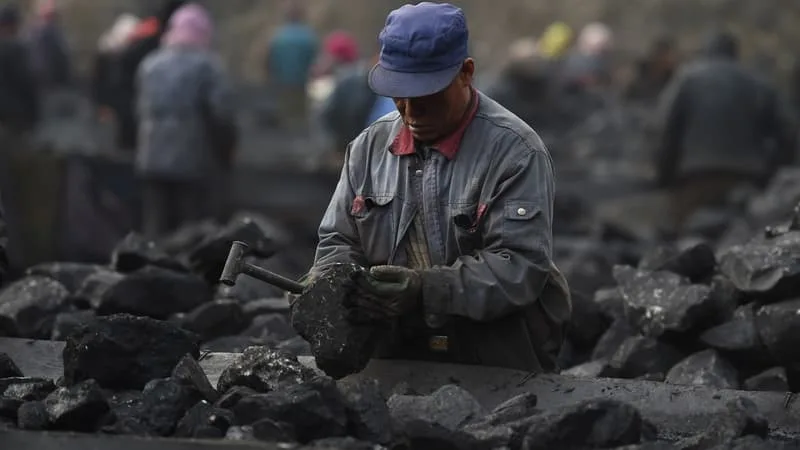 AU MOINS 82 PERSONNES SONT DÉCÉDÉES DANS UNE MINE DE CHARBON EN CHINE: LE PAYS REPRÉSENTE PLUS DE LA MOITIÉ DE LA PRODUCTION MONDIALE DU COMBUSTIBLE NOIR