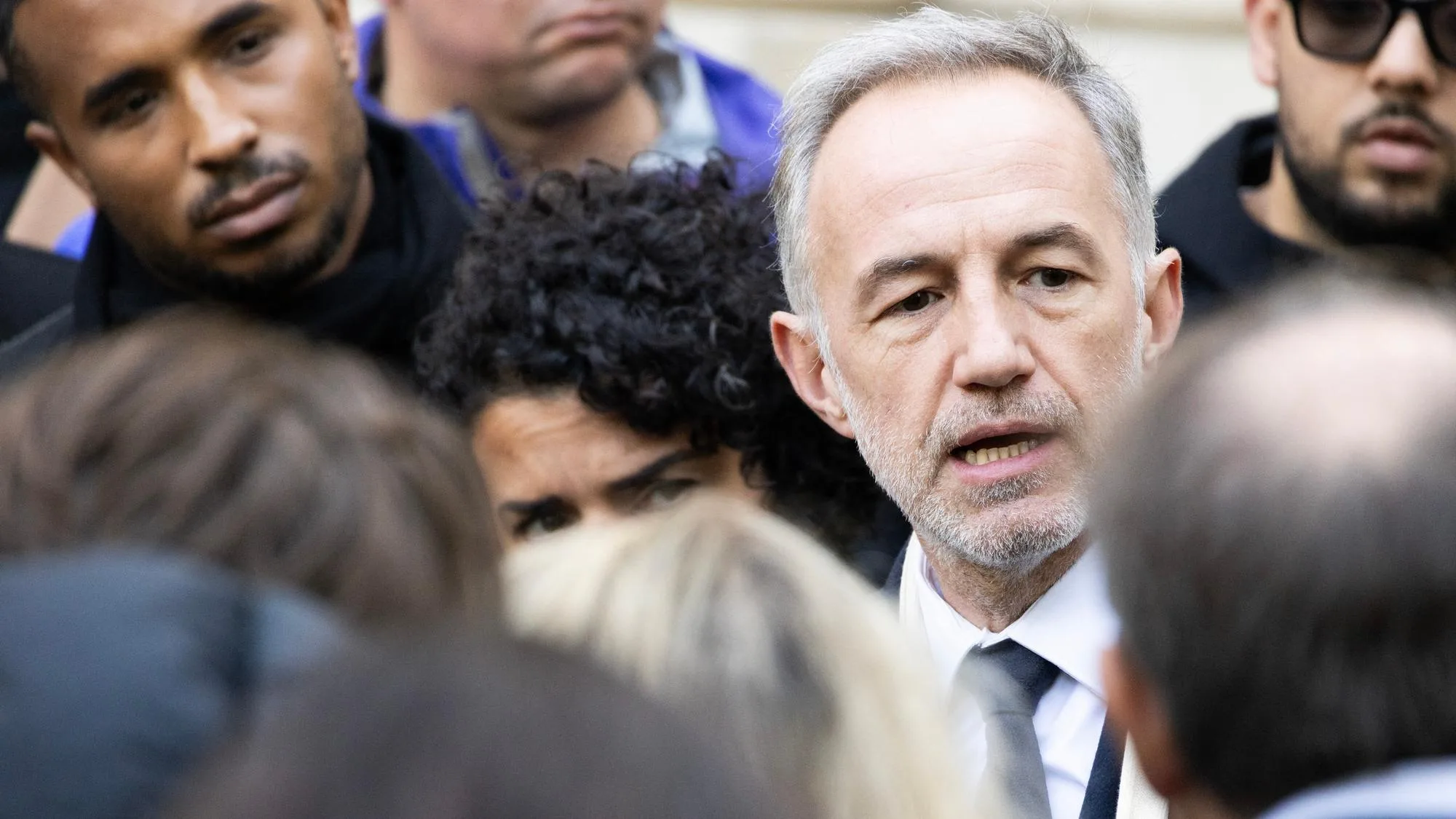 L’APPEL D’EMMANUEL GRÉGOIRE AUX PARISIENS POUR VENIR « RÉPARER » LA CAPITALE