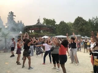 EN PLEIN CŒUR D’ALENÇON, CE FESTIVAL D’ÉTÉ GRATUIT TRANSFORME LA VILLE EN ESPACE DE FÊTES