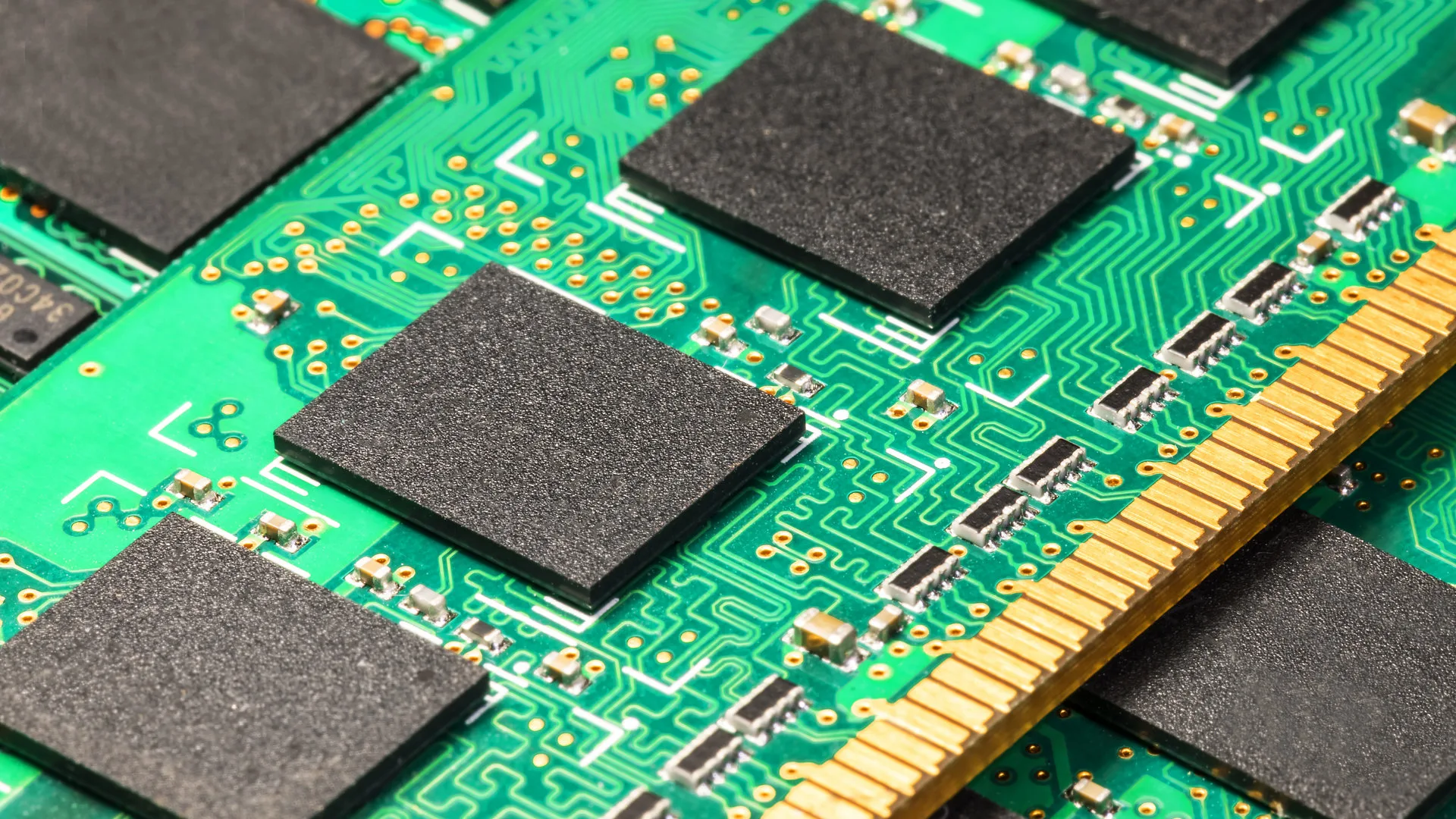 LENOVO ALERTE SUR LA MÉMOIRE RAM : LES PRIX NE REVIENDRONT JAMAIS AU NIVEAU DE L’AN DERNIER