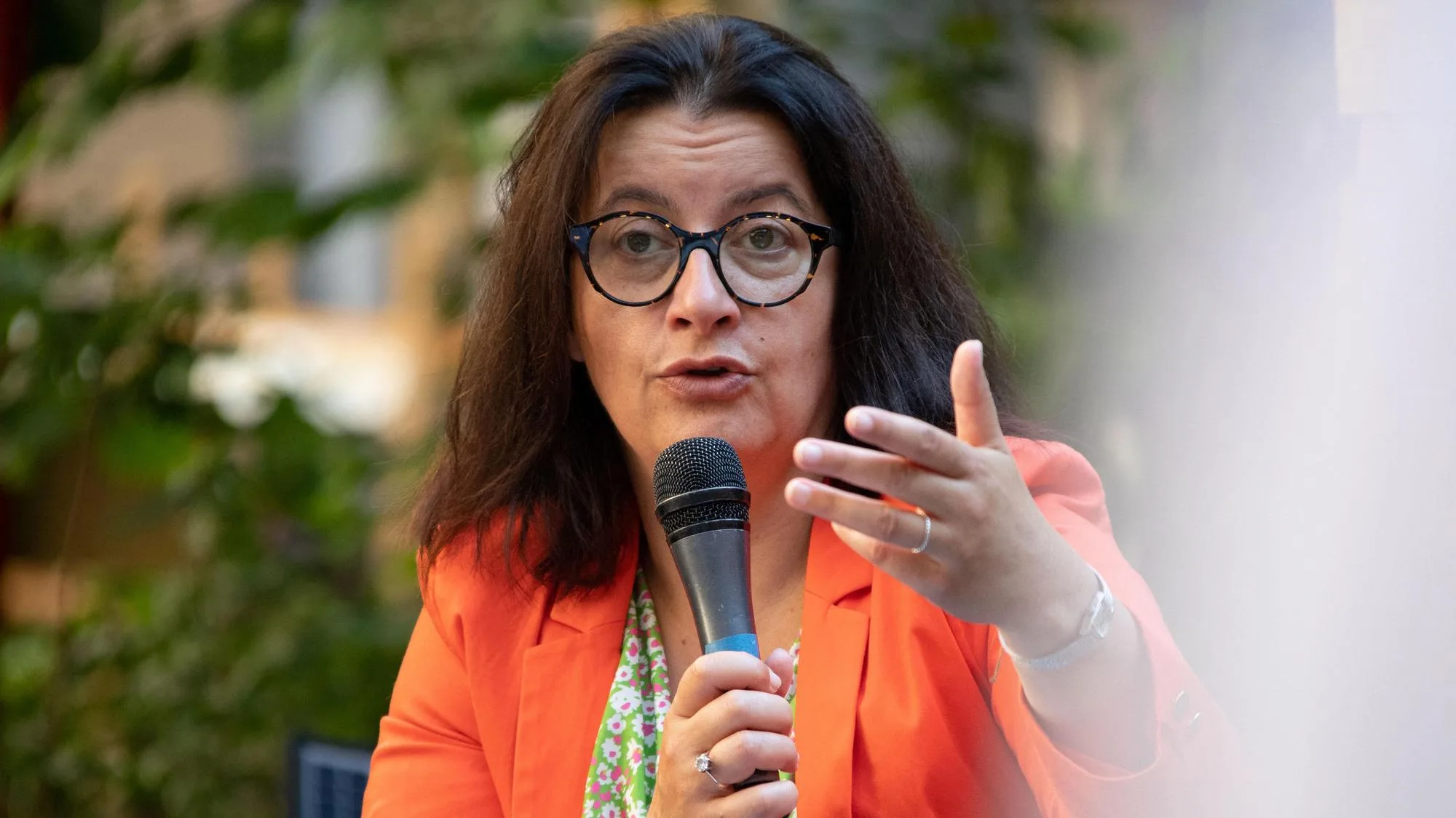 FACE AUX FEUX À RÉPÉTITION DANS LE SUD-OUEST, CÉCILE DUFLOT ÉVOQUE LES PREMIERS « RÉFUGIÉS CLIMATIQUES » FRANÇAIS