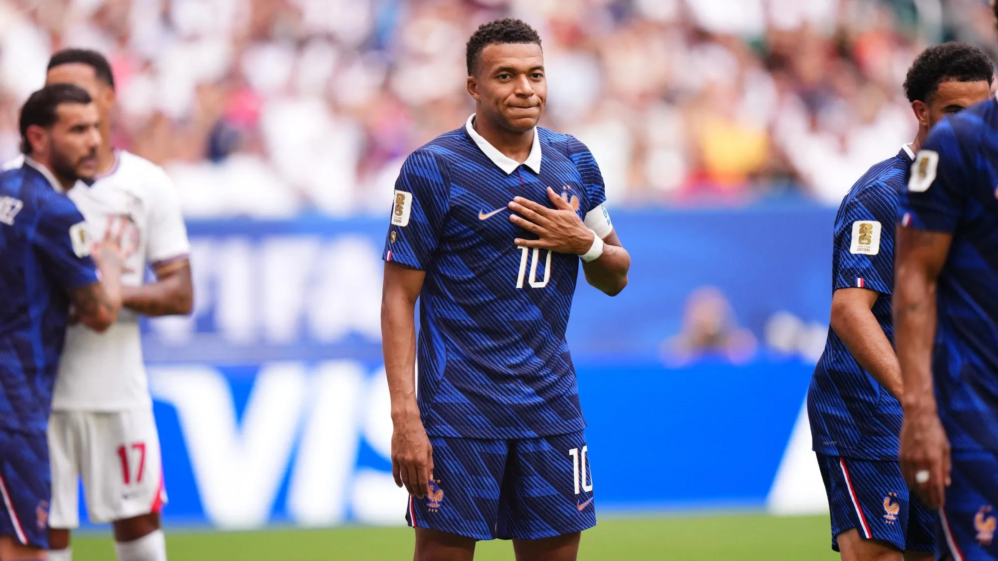 APRÈS LA COUPE DU MONDE, KYLIAN MBAPPÉ S’OFFRE UNE LETTRE OUVERTE (ET UNE PAGE DE PUB) DANS LA PRESSE