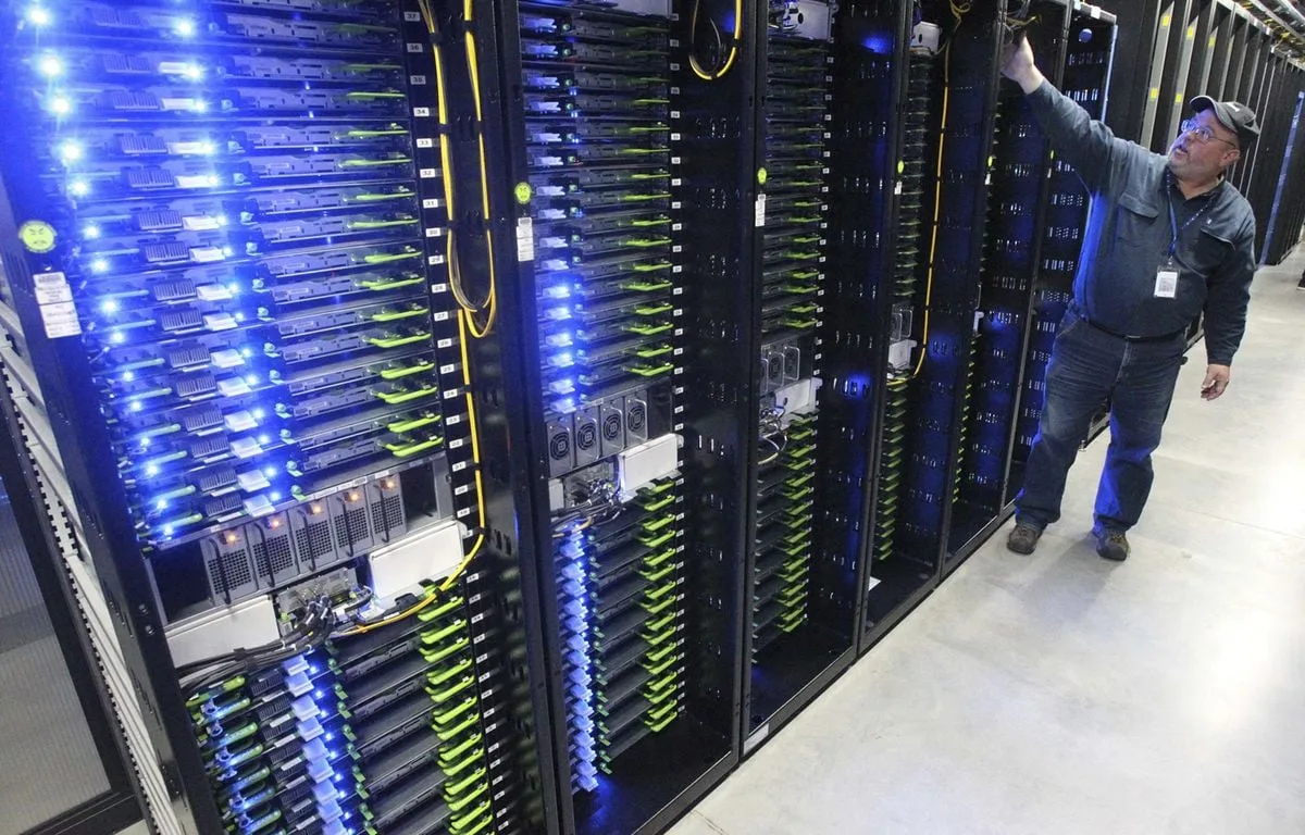 AIN : « IL N’Y A DÉJÀ PLUS D’EAU DANS LA RIVIÈRE »… FACE À UN PROJET DE DATA CENTER À BLYES, LES HABITANTS INQUIETS