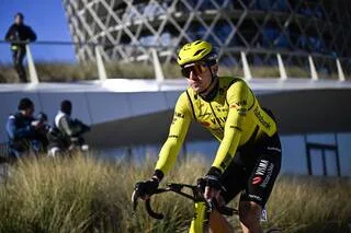 CYCLISME. INQUIÉTUDE POUR L’ITALIEN EDOARDO AFFINI, VICTIME D’UNE CHUTE EN CONTRE-LA-MONTRE ET TRANSPORTÉ À L’HÔPITAL