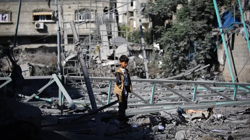 UN COUPLE ET LEUR BÉBÉ TUÉS PAR UNE FRAPPE ISRAÉLIENNE DANS LA BANDE DE GAZA