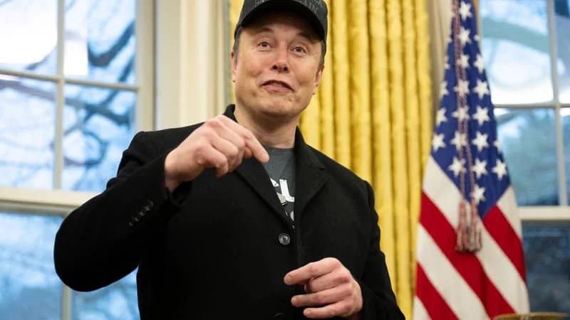 « IL ÉCHOUERAIT EXACTEMENT COMME NAPOLÉON »: IL VEUT FAIRE VIVRE UN MILLION DE PERSONNES SUR MARS POUR TOUCHER UN BONUS DE 1.000 MILLIARDS… LES INVESTISSEURS CROIENT-ILS VRAIMENT AUX PROJETS D’ELON MUSK?