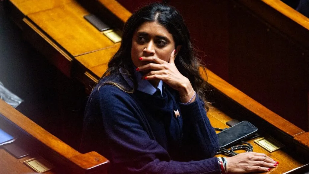 LA CANDIDATURE D’ATTAL, ILLUSTRATION DU « CLUB DES MACHOS » ? THEVENOT RÉPOND À BRAUN-PIVET