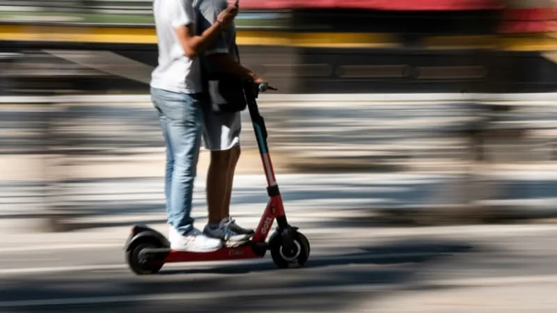 DANS LE NORD, LE PORT DU CASQUE SERA OBLIGATOIRE POUR LES UTILISATEURS DE TROTTINETTES ÉLECTRIQUES