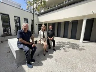 EN MAINE-ET-LOIRE, CE NOUVEAU PROGRAMME IMMOBILIER COMPTE 31 LOGEMENTS SOCIAUX ET… UN CURÉ