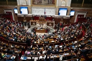 L’ASSEMBLÉE NATIONALE REJETTE LA TAXE ZUCMAN SUR LES « ULTRARICHES » AINSI QUE LE RÉTABLISSEMENT DE L’ISF