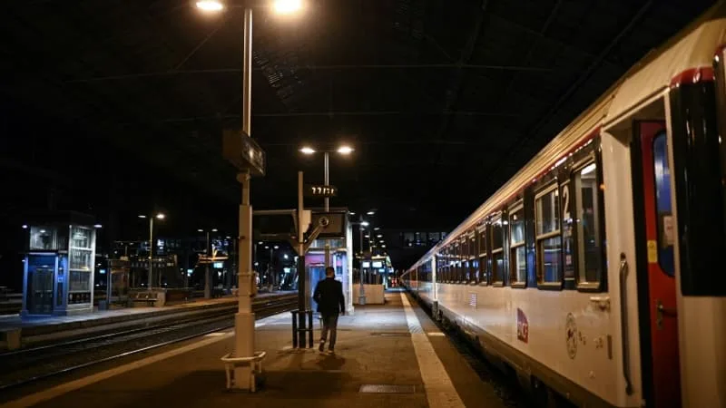 UN APPEL D’OFFRES QUI « COUVRE UN MATÉRIEL QUI N’EXISTE PAS » ET DES ACTEURS QUI SE RETIRENT FACE À DES DÉLAIS « INTENABLES »: LES NOUVEAUX TRAINS DE NUITS SOUHAITÉS PAR L’ETAT SERONT-ILS SUR LES RAILS EN 2030?