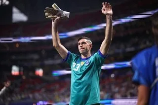 COUPE DU MONDE. EMILIANO MARTINEZ S’ATTIRE LES FOUDRES EN ARGENTINE APRÈS SES PROPOS SUR LES MALOUINES