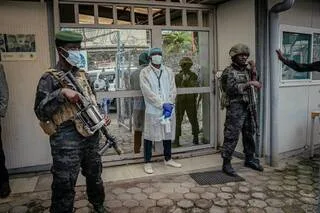 EN RÉPUBLIQUE DÉMOCRATIQUE DU CONGO, LA DIFFICILE RECHERCHE DES MALADES FACE À LA FLAMBÉE D’EBOLA
