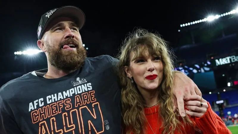 ED SHEERAN ET GIGI HADID INVITÉS, EMPIRE STATE BUILDING ILLUMINÉ… LA POPSTAR TAYLOR SWIFT ET LE FOOTBALLEUR AMÉRICAIN TRAVIS KELCE SE SONT MARIÉS