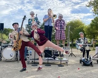 PRÈS DE PORNIC, CE FESTIVAL D’ART DE RUE PROPOSE UN SPECTACLE « INTERSIDÉRAL »