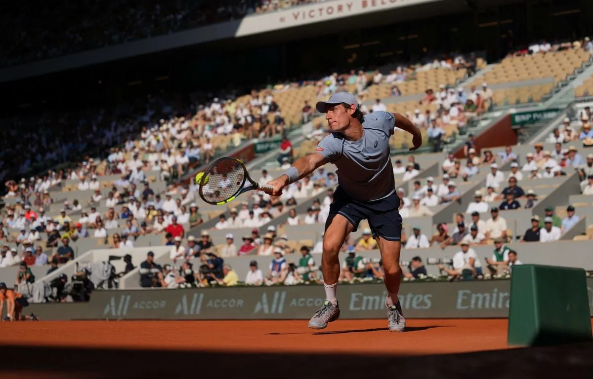 ROLAND-GARROS 2026 : CONTRE DJOKOVIC, VALENTIN ROYER AURAIT « AIMÉ ALLER AU 5E SET POUR VOIR »