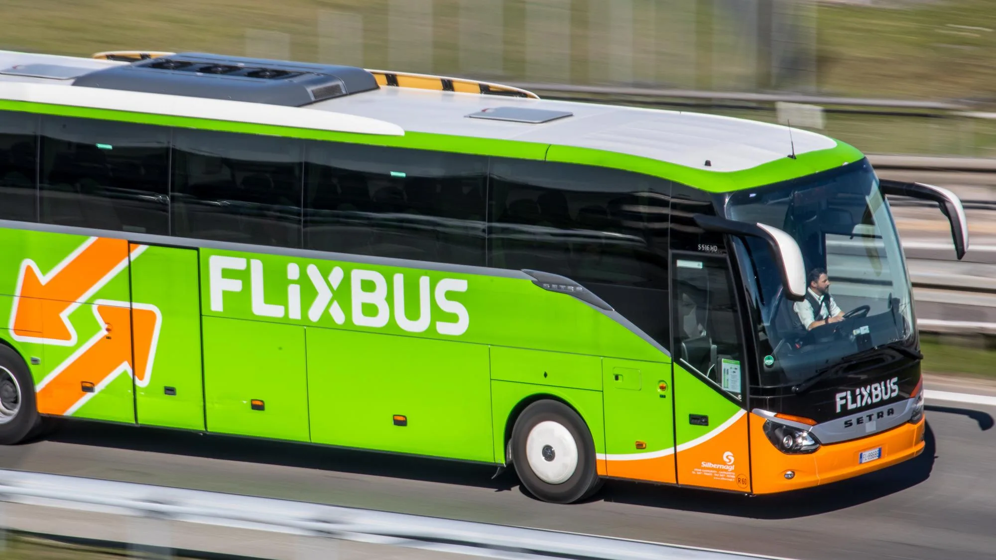 LE PRIX DES FLIXBUS POUR LA FÊTE DE LA MUSIQUE FAIT HURLER CES LONDONIENS (MAIS AUSSI LES PARISIENS)