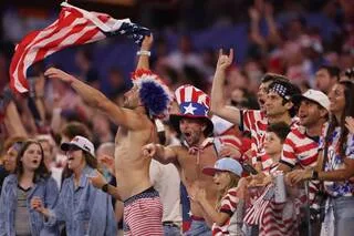 COUPE DU MONDE. UN SPECTATEUR STOPPÉ APRÈS AVOIR TENTÉ D’ENTRER SUR LA PELOUSE LORS D’ÉTATS-UNIS – PARAGUAY