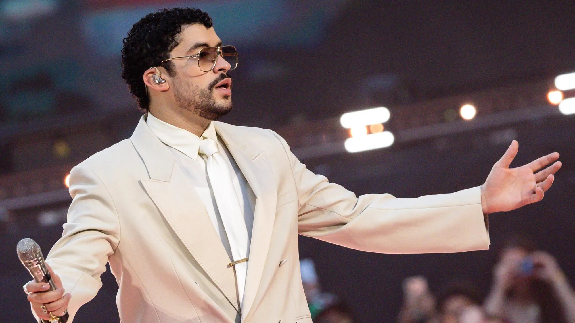 BAD BUNNY FAIT VENIR J BALVIN POUR SON DERNIER CONCERT À PARIS ET ON A ÉTÉ CONQUIS