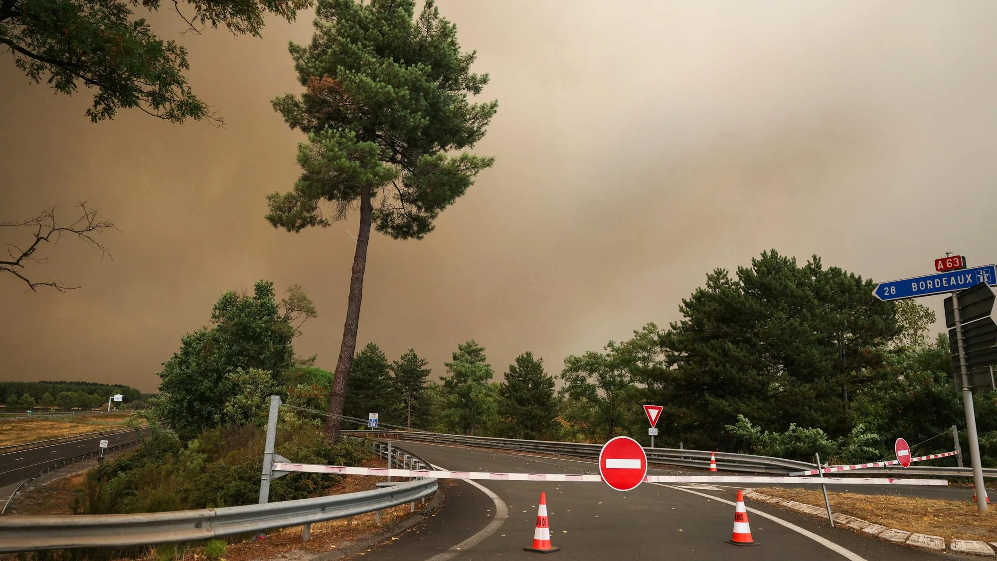 CES SITES SENSIBLES EXPOSÉS À L’INCENDIE MASSIF PRÈS DE BORDEAUX