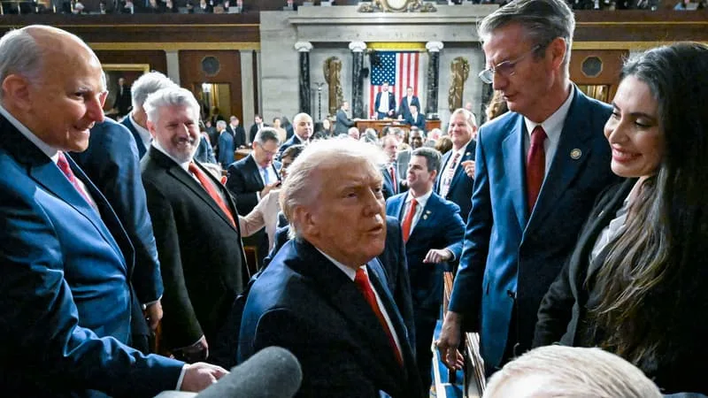 POUR IMPOSER SA LOI UNIQUE SUR L’IA, DONALD TRUMP SERAIT PRÊT À CÉDER SUR DES TEXTES DONT L’ADOPTION POURRAIT MENACER DURABLEMENT LES LIBERTÉS ESSENTIELLES EN LIGNE