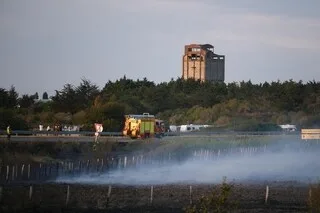 QUATRE MAISONS DÉTRUITES, 92 AUTRES ÉVACUÉES… LE POINT DES POMPIERS AU LENDEMAIN DU VIOLENT FEU PRÈS DE SAINT-NAZAIRE