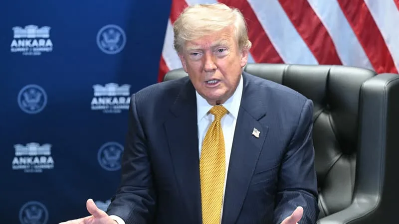 GUERRE AU MOYEN-ORIENT: DONALD TRUMP AFFIRME QUE LES ÉTATS-UNIS VONT « PROBABLEMENT » FRAPPER « FORT » L’IRAN CE MERCREDI