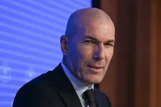 « JE SOUTIENS COMME UN PARENT CHRISTOPHE GLEIZES » : ZIDANE APPORTE SON SOUTIEN AU JOURNALISTE EMPRISONNÉ EN ALGÉRIE