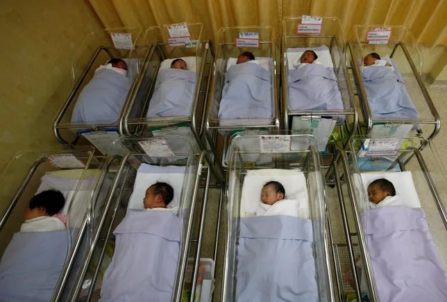 SINGAPOUR ENREGISTRE LE NOMBRE DE NAISSANCES LE PLUS FAIBLE DEPUIS SOIXANTE ANS