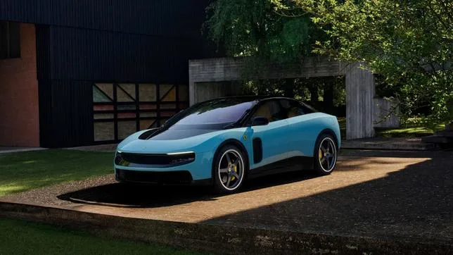 FERRARI PASSE À L’ÉLECTRIQUE ET PEINE À CONVAINCRE