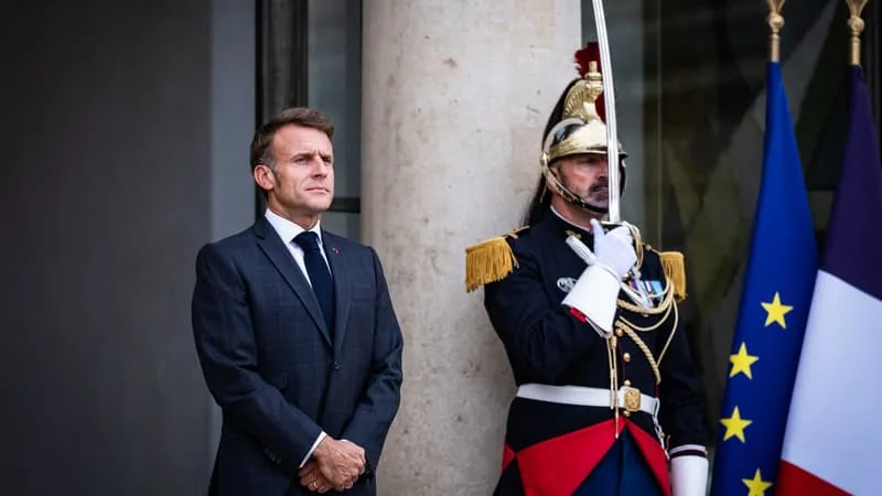 « L’ÉQUIPE DE FRANCE DE L’ÉLECTRICITÉ »: EMMANUEL MACRON VA RECEVOIR 200 ENTREPRISES POUR ANNONCER DES INVESTISSEMENTS DANS SON PLAN D’ÉLECTRIFICATION