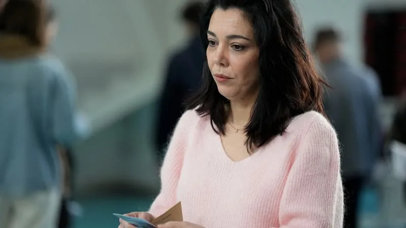 VIREMENT DE 67.000 EUROS, CHÈQUES VOLÉS… LA DÉPUTÉ LFI SOPHIA CHIKIROU JUGÉE POUR « TENTATIVE D’ESCROQUERIE » ET « VOL » À PARIS